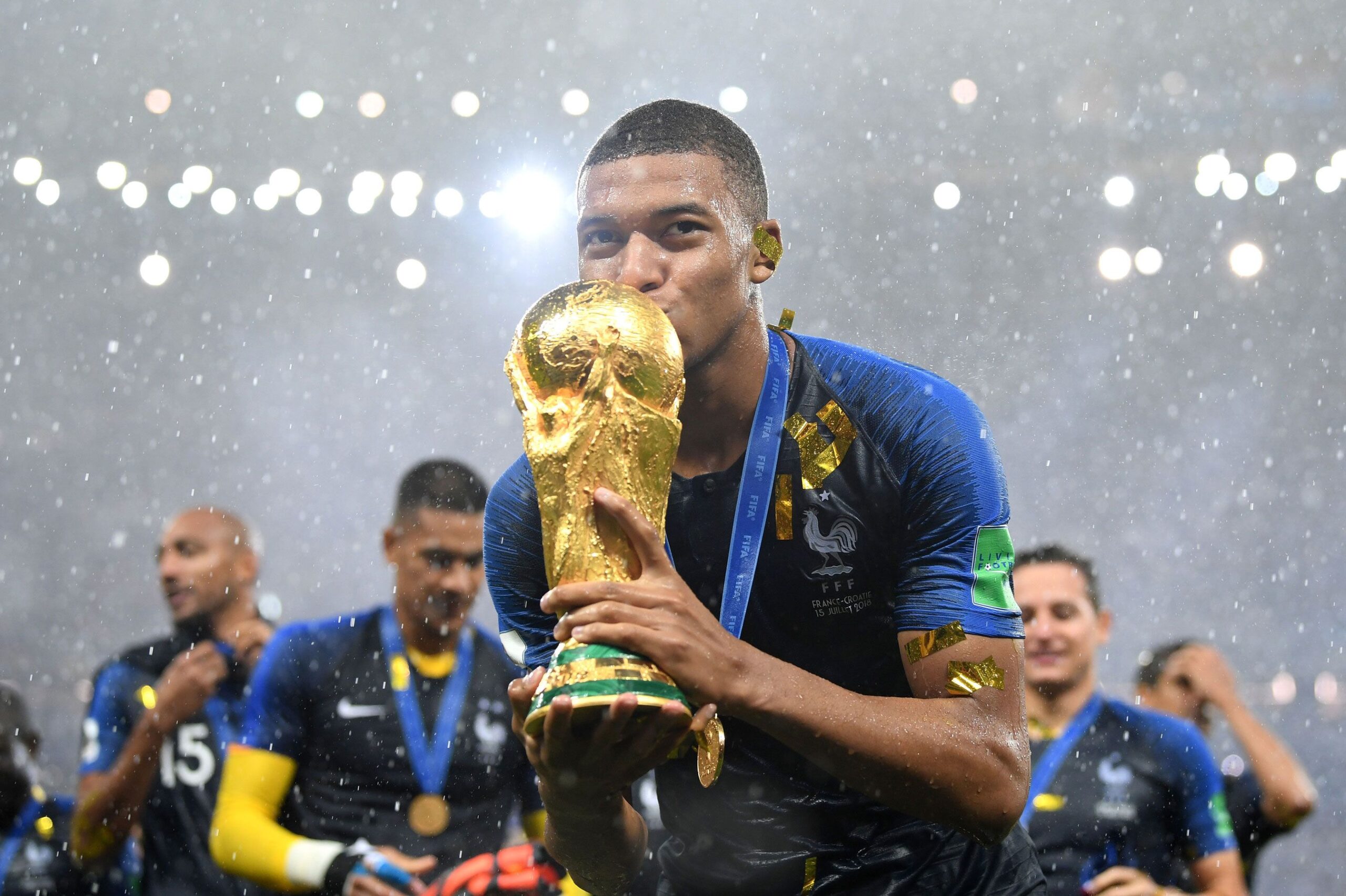 https://media.cnn.com/api/v1/images/stellar/prod/211221054217-mbappe-france-wc-2018-file.jpg?q=h_1795%2Cw_2695%2Cx_0%2Cy_0